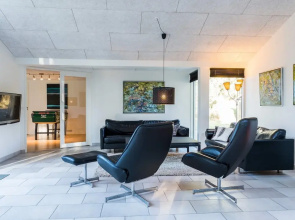 Luxurious Retreat in Henne Strand-by Traum