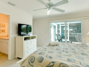 Holly Hideaway