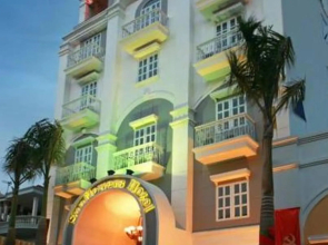 Sunflowers Hotel