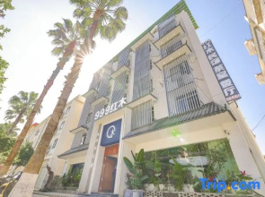 Jiujiu Hongmu Hotel