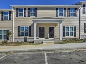 Airy Tallahassee Condo ~ 5 Mi to Downtown!
