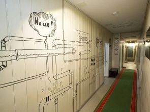 25 Hours Hostel