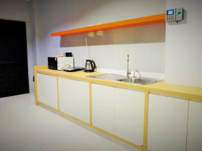 Qing lian Youth Hostel&Cafe