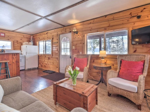 Picturesque Maine Getaway w/ Lake Access!