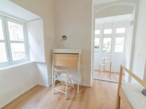 AF 1 - Modern 1BR duplex