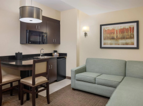 Ramada Plaza by Wyndham Orlando Resort & Suites Intl Drive