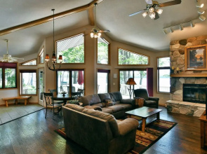 Cheif Lake Lodge 4 Bedroom Home by RedAwning