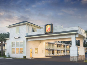Super 8 Kingsland