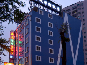 Spring Art Hotel