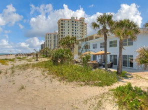 Sea La Vie Beach Oceanfront Patio Pet Friendly