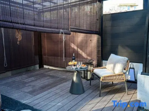Courtyard Hotel
