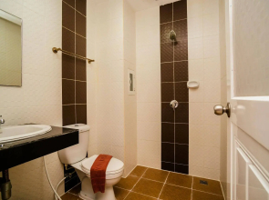 OYO 75321 Gemma Patong