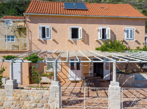 Beautiful Home in Mokalo With Wifi and 2 Bedrooms