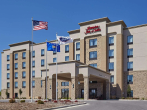 Hampton Inn & Suites Milwaukee/Franklin