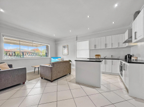 Central Armidale 2-Bedroom Apartment