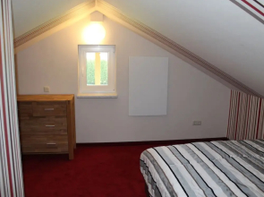 Sunny Holiday Home With Fenced Garden