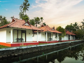 Palmgrove Lake Resort
