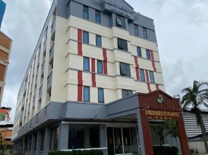 SR Hotel
