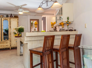 Garlands del Rio Riverside Boutique Hotel