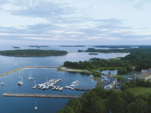 Oak Island Resort & Conference Centre
