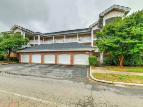 Charming Condo w/ Balcony, 1 Mi to UNC Charlotte!