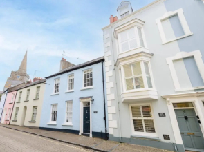 Chart House Sleeps 6