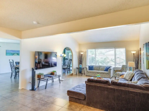 Centrally Located Glendale Home w/ Yard & Grill