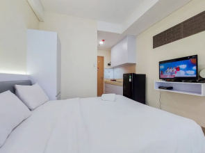 Cozy and Lovely Studio Apartment at B Residence