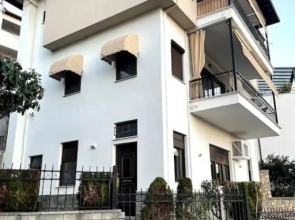 Magnificent view apartment with private garden