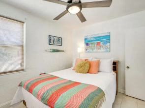 Relaxing Wildwood Crest Retreat w/ 2 Patios!