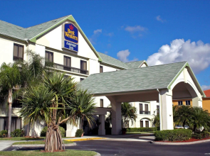 Red Roof PLUS+ Fort Myers