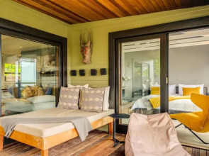 Spacious Apartment With Pool in Camps Bay