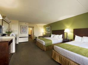 Edgewater Hotel & Waterpark