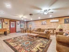 North Georgia Mtn Escape w/ Hot Tub & Games!
