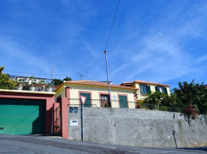 House With one Bedroom in Funchal, With Wonderful sea View, Enclosed Garden and Wifi