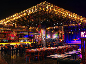 Majestic City Retreat Hotel