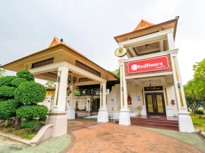 RedDoorz Plus Reun Rattana Rattanathibet