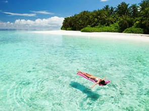 Chic Beachfront Apartment - Private Beach Access