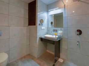 The Prince - A Lake Facing Resort and Spa