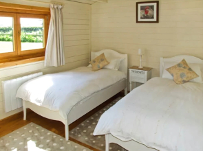 Cropvale Lodge