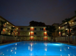 Red Carpet Inn Airport and Cruise Port Hotel Fort Lauderdale