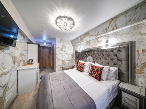 Аурия Круиз