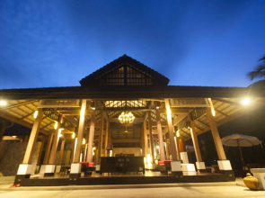 Palm Galleria Resort