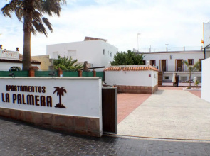 Apartamentos La Palmera