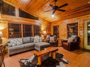 Crooked Pine Cabin With Swing and Hot Tub on the Deck by Redawning