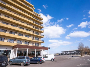 Summerland Sea-View Luxury Apartment