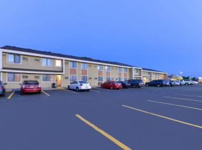 Stillwater Inn & Suites