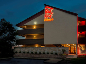 Red Roof Inn PLUS+ Chicago - Naperville