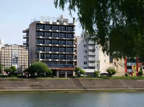 Riverside Hotel Shoei