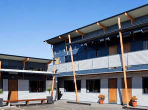 Beach House Motel